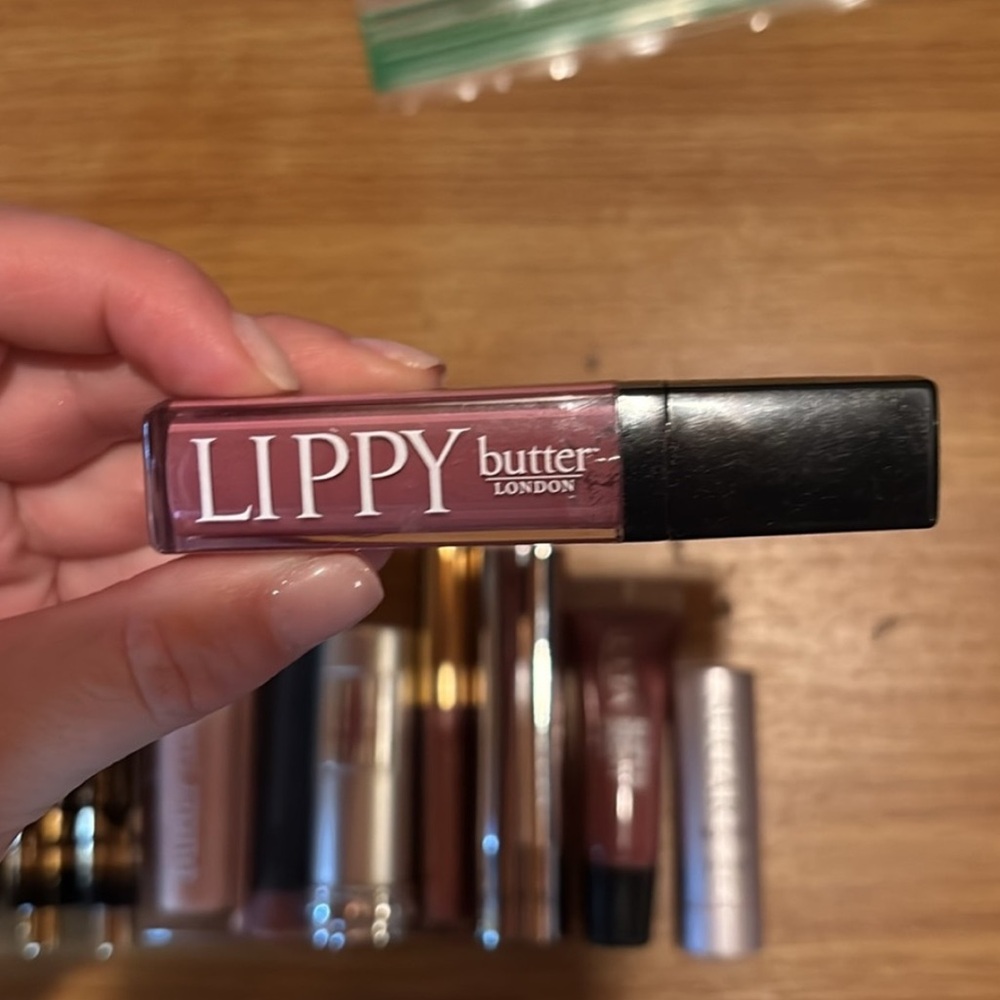 Lip gloss and lipstick bundle #451